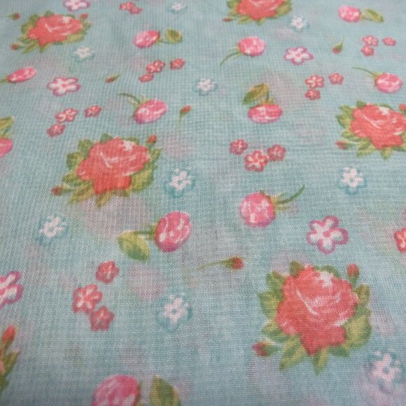 Fabric with pink flower pattern - Picture 3 of 5